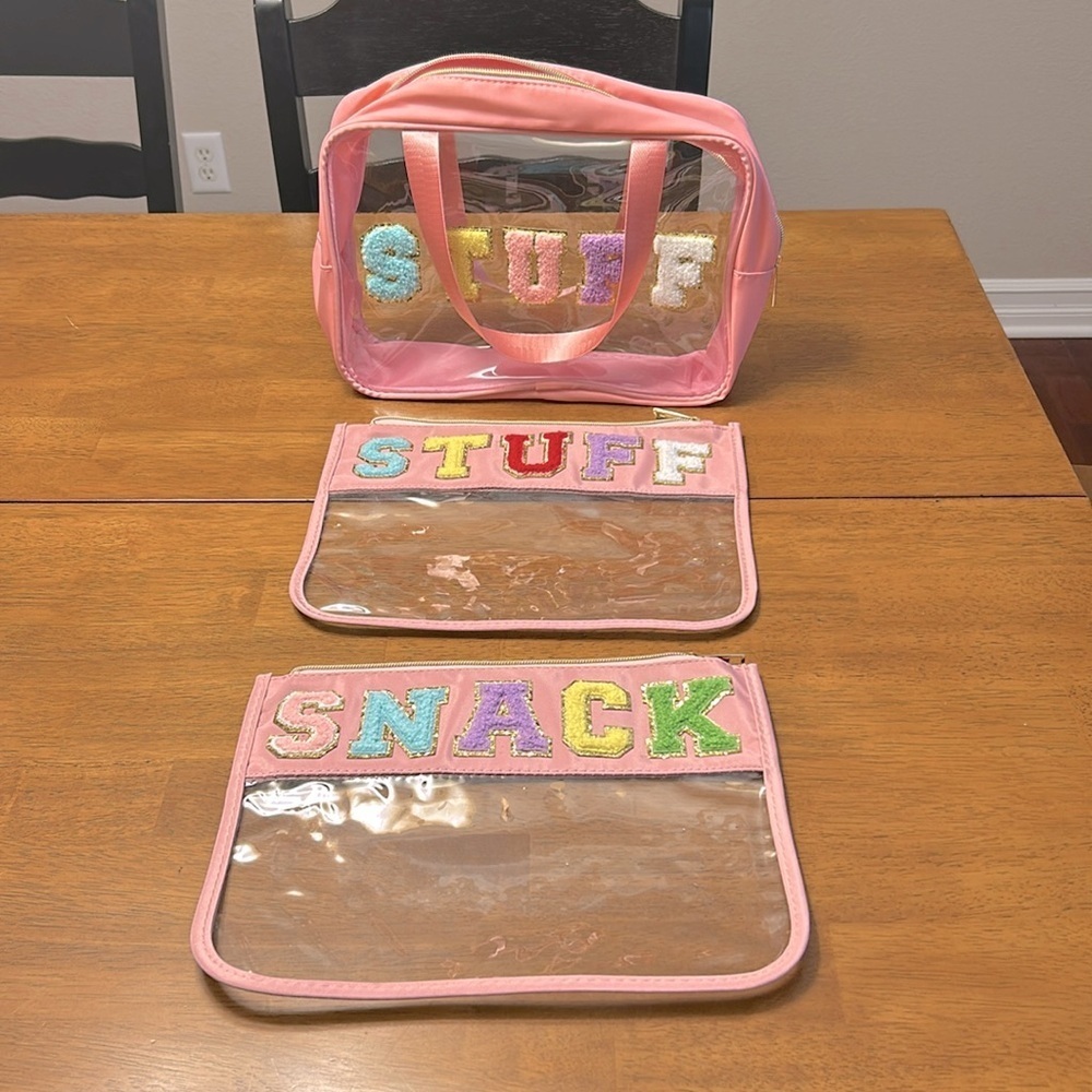 Set of pink travel bags never used.